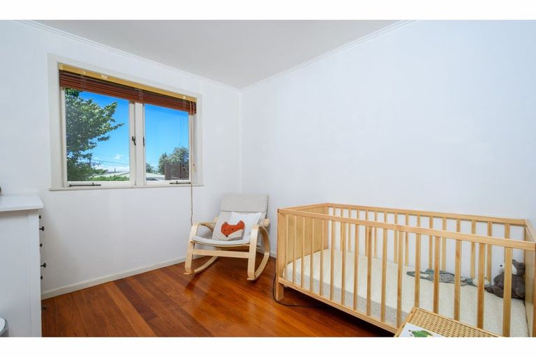 Photo of property in 17 Chorley Avenue, Massey, Auckland, 0614