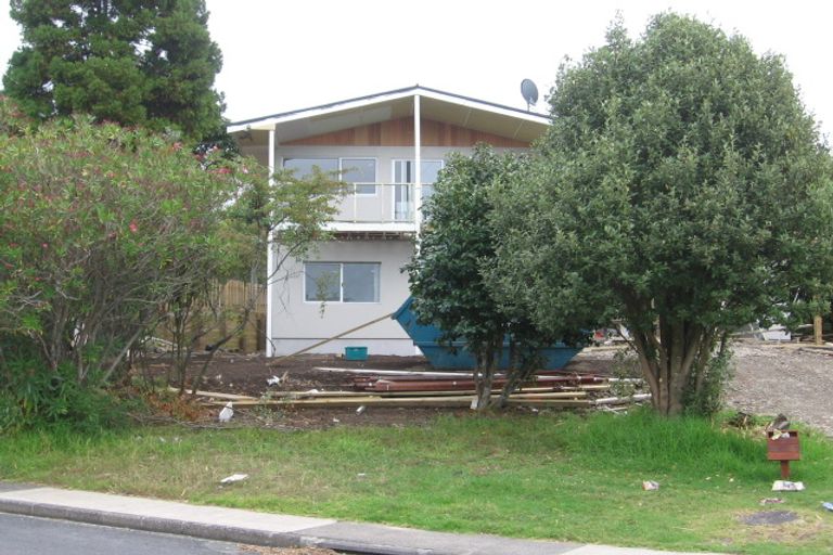 Photo of property in 7 Rossmore Terrace, Murrays Bay, Auckland, 0630