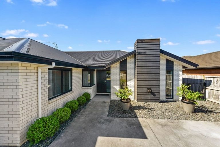 Photo of property in 23 Piwakawaka Court, Rototuna North, Hamilton, 3210