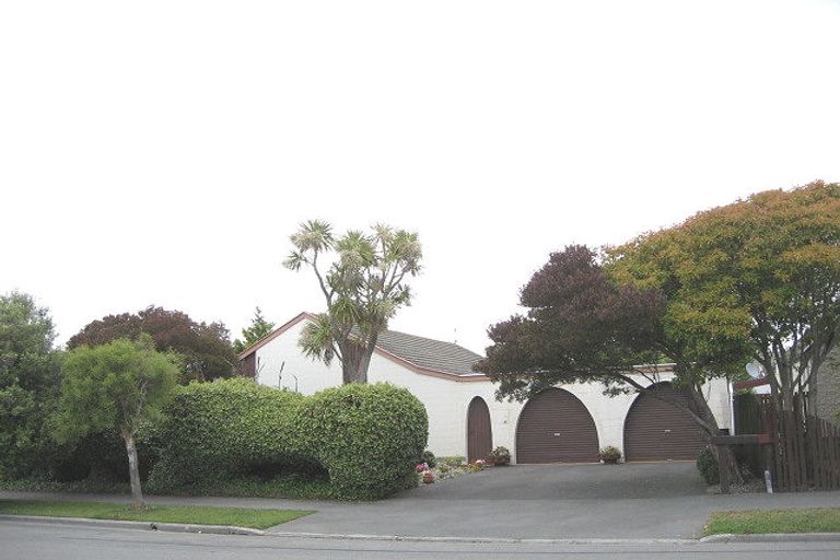 Photo of property in 20 Branksome Place, Parklands, Christchurch, 8083