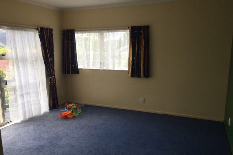 Photo of property in 2 Sorrento Way, Silverstream, Upper Hutt, 5019