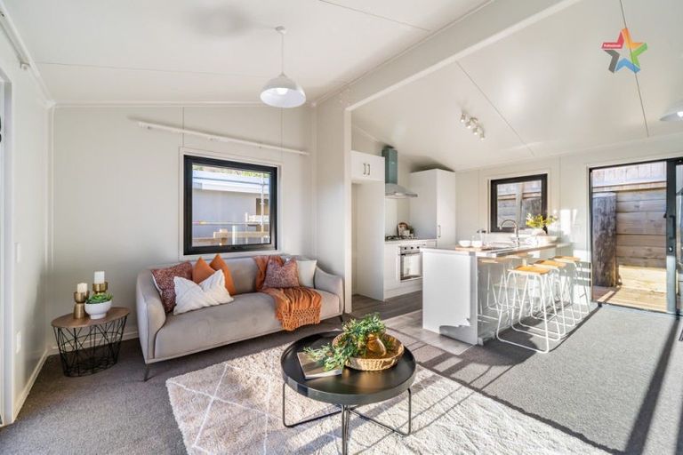 Photo of property in 18d Norana Road, Maoribank, Upper Hutt, 5018