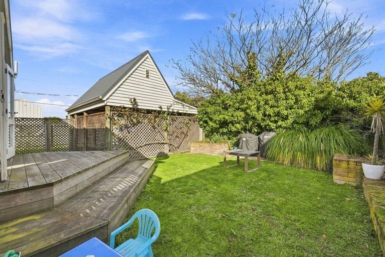 Photo of property in 124 Edward Avenue, Edgeware, Christchurch, 8013