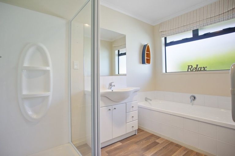 Photo of property in 12 Hoggard Place, Katikati, 3129