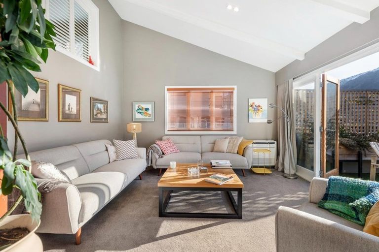 Photo of property in 10 Suffolk Street, Arrowtown, 9302