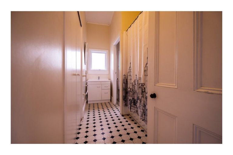 Photo of property in 8 Pitt Street, Wadestown, Wellington, 6012