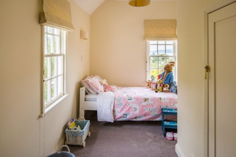 Photo of property in 60 Cheviot Road, Lowry Bay, Lower Hutt, 5013