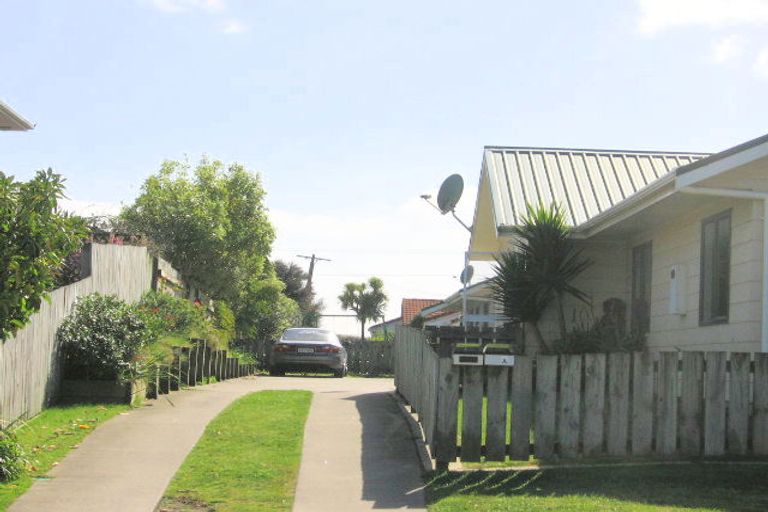 Photo of property in 17b Simpson Road, Papamoa Beach, Papamoa, 3118