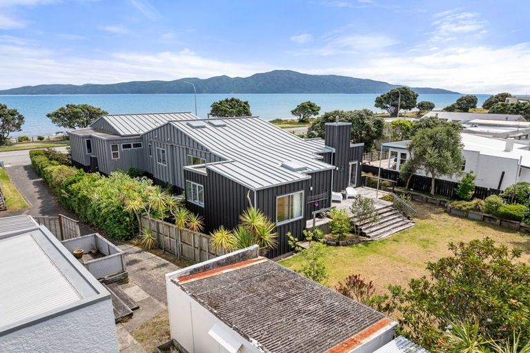 Photo of property in 88 Marine Parade, Paraparaumu Beach, Paraparaumu, 5032