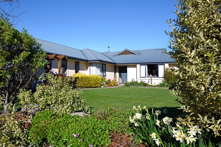 Photo of property in 35 Hollybush Drive, Brightwater, 7022