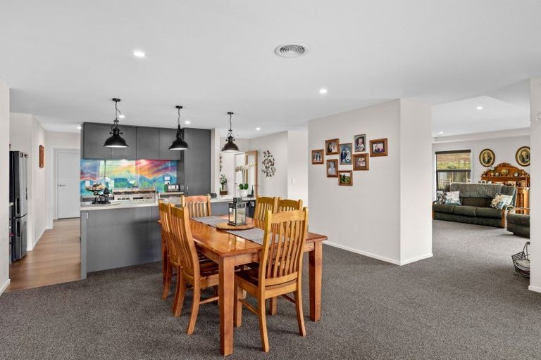 Photo of property in 57 Golden Road, Springvale, Alexandra, 9393