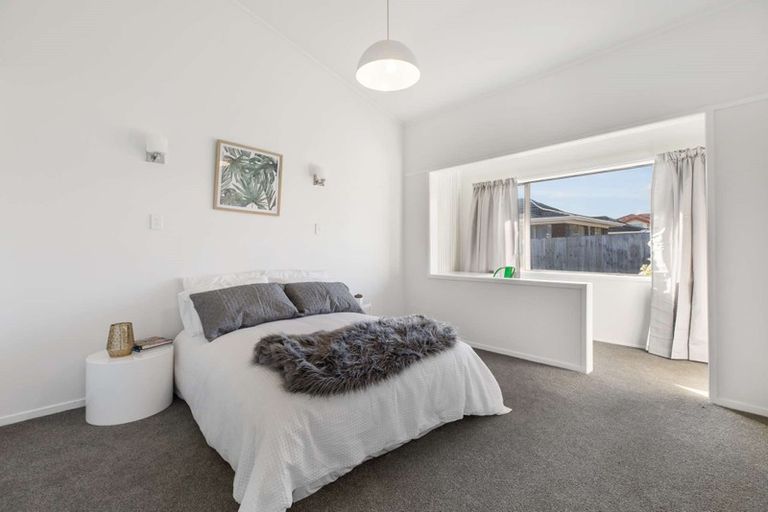 Photo of property in 1/35 Swanson Road, Henderson, Auckland, 0610