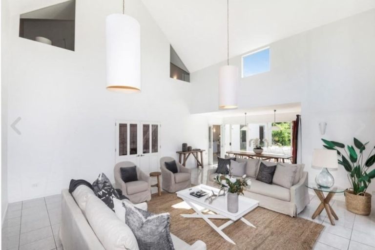 Photo of property in 276 Memorial Avenue, Burnside, Christchurch, 8053