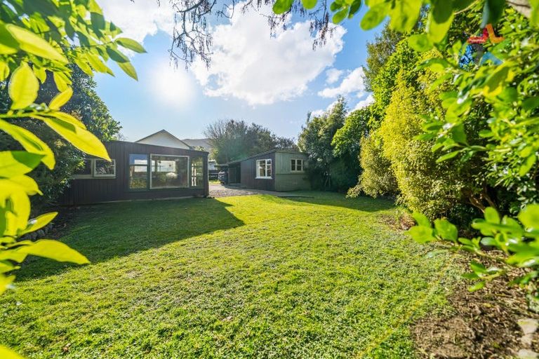 Photo of property in 224 Eastern Hutt Road, Stokes Valley, Lower Hutt, 5019