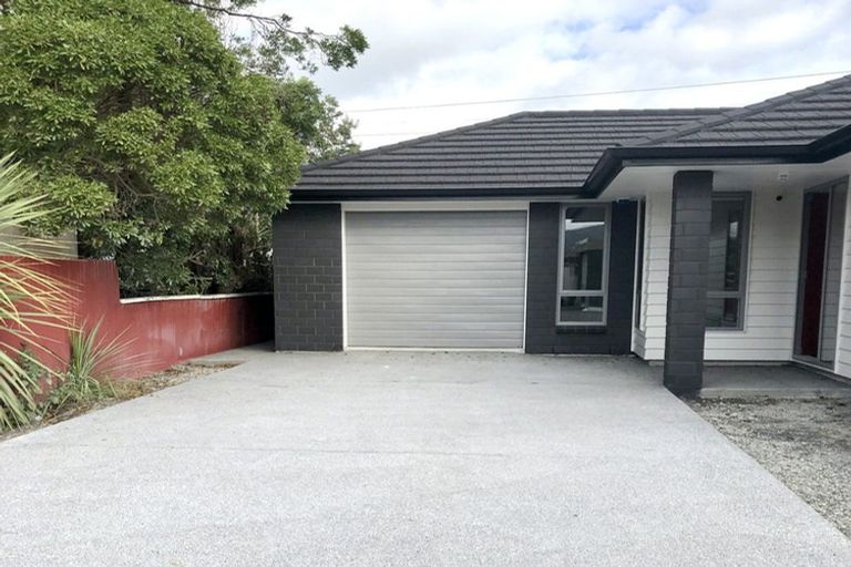 Photo of property in 21/27 Whites Line West, Woburn, Lower Hutt, 5010