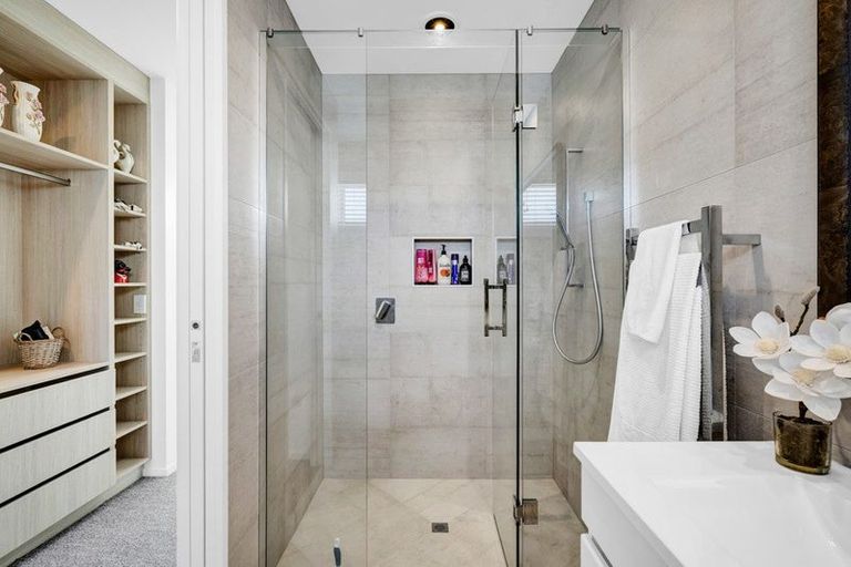 Photo of property in 321b Mangorei Road, Merrilands, New Plymouth, 4312