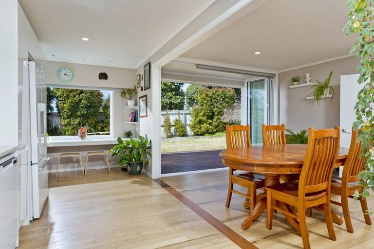 Photo of property in 20 Deep Creek Road, Torbay, Auckland, 0630