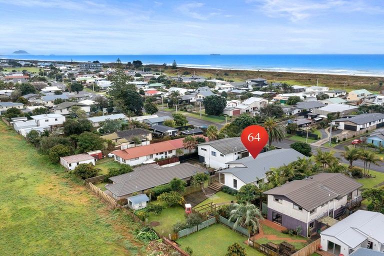 Photo of property in 64 Simpson Road, Papamoa Beach, Papamoa, 3118