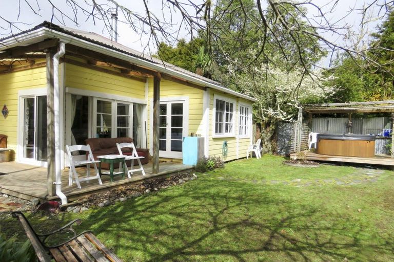 Photo of property in 25 Andersen Street, Blacks Point, Reefton, 7830