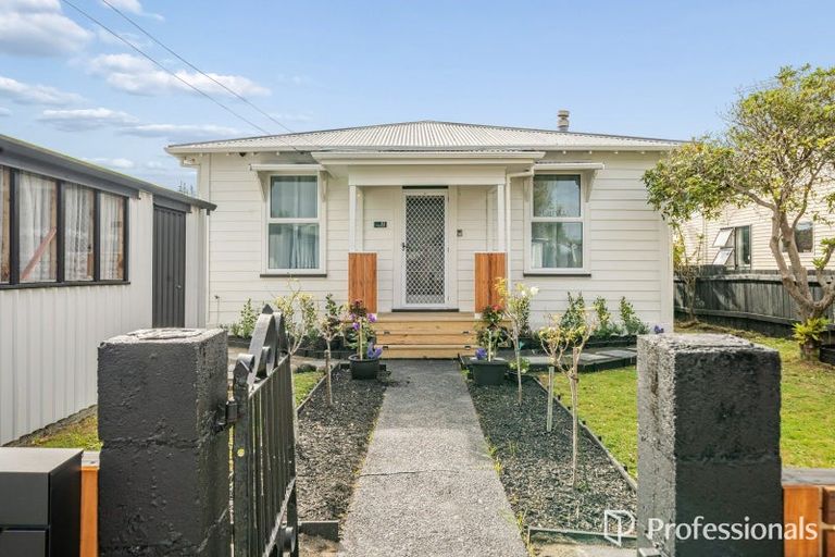 Photo of property in 53 York Street, Moera, Lower Hutt, 5010