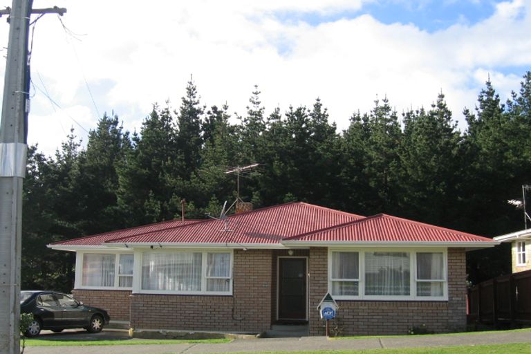 Photo of property in 150 Driver Crescent, Cannons Creek, Porirua, 5024
