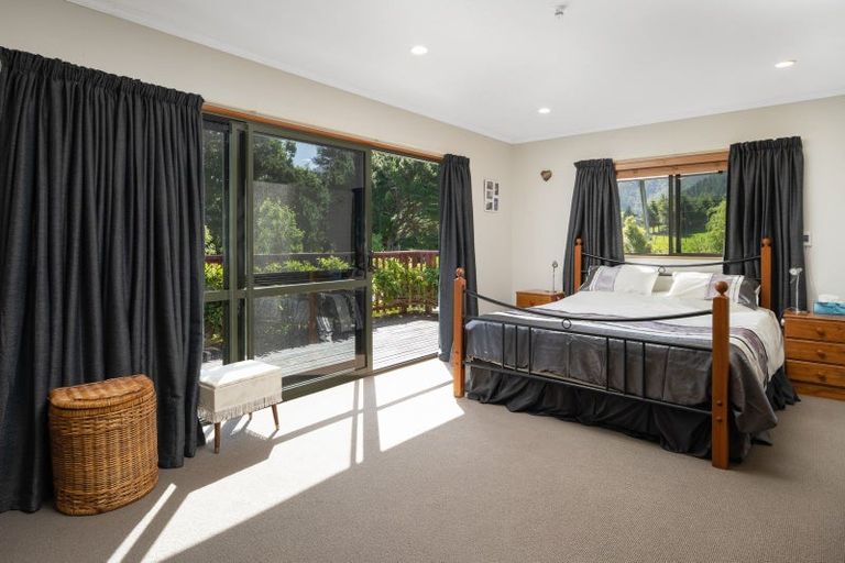 Photo of property in 5732 Kenepuru Road, Waitaria Bay, Picton, 7282