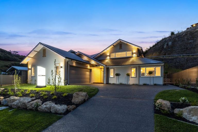 Photo of property in 71 Oak Road, Poraiti, Napier, 4112