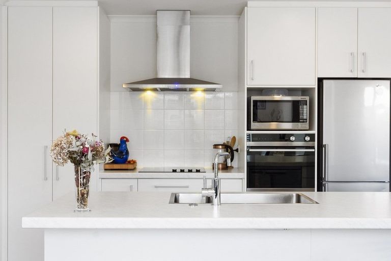 Photo of property in 2 Kotiate Street, Papamoa Beach, Papamoa, 3118