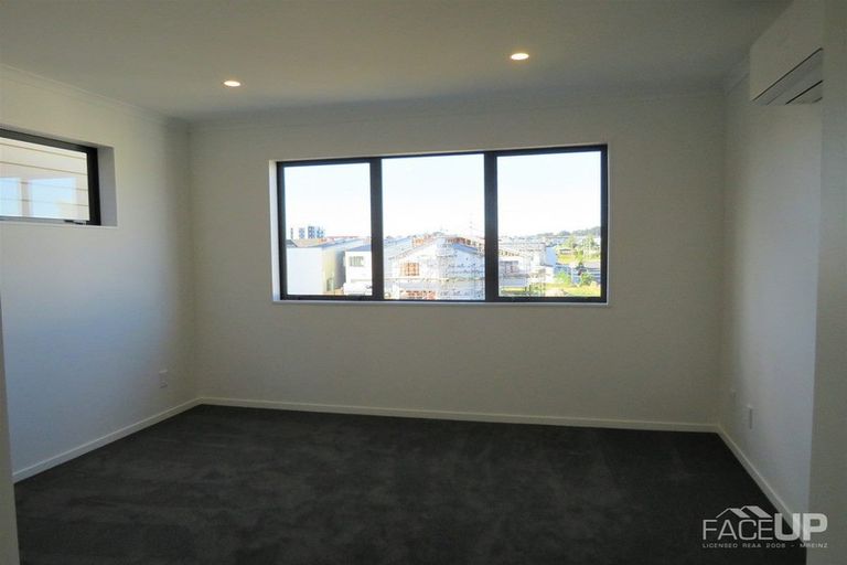 Photo of property in 16 Hea Road, Hobsonville, Auckland, 0616