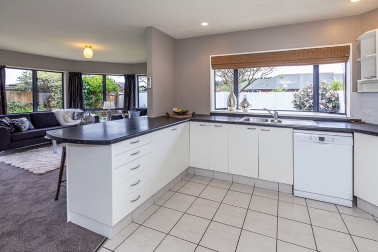 Photo of property in 4 Forest Drive, Parklands, Christchurch, 8083