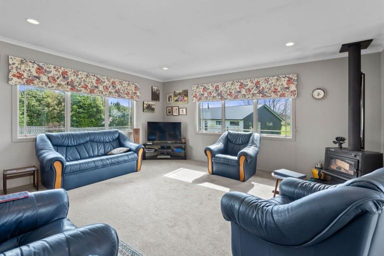 Photo of property in 12 Rexwood Estate, Carterton, 5713