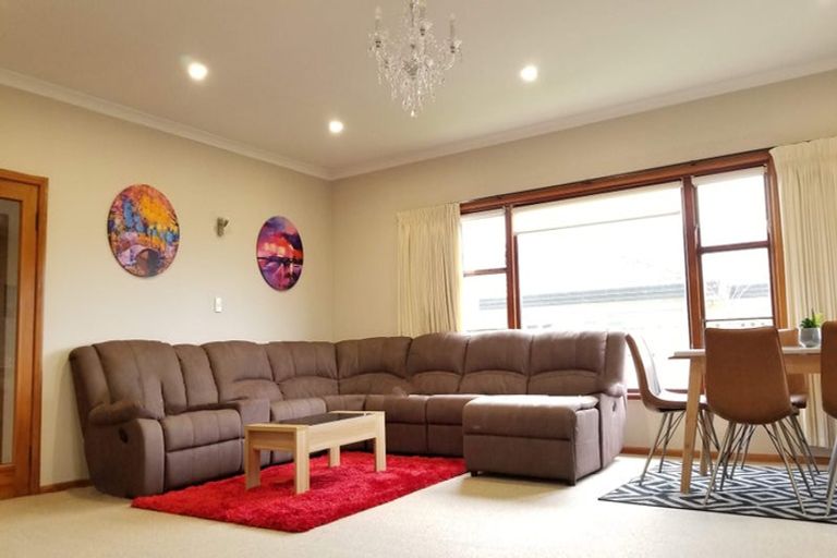 Photo of property in 29 Horokiwi Road West, Newlands, Wellington, 6037