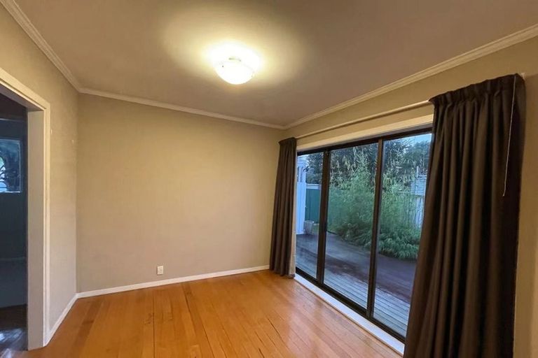Photo of property in 1/128 Clevedon Road, Papakura, 2110