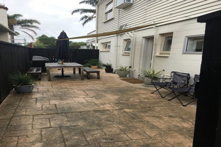 Photo of property in 80 Ngataringa Road, Devonport, Auckland, 0624