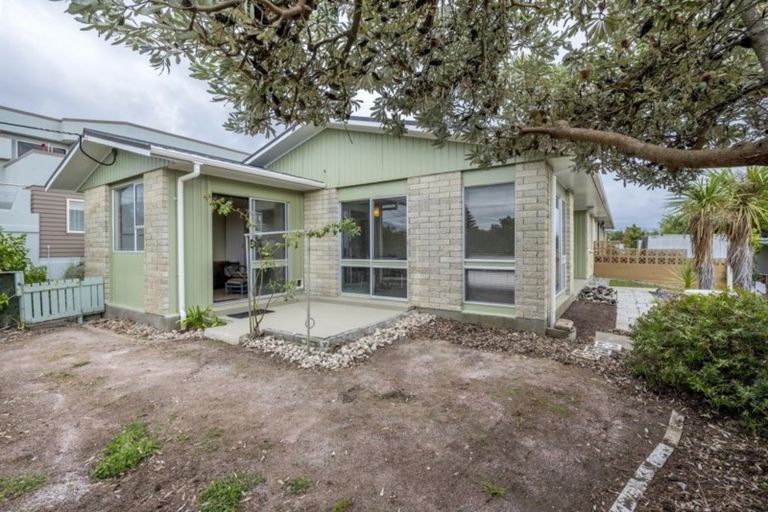 Photo of property in 41 Manuka Street, Otaki Beach, Otaki, 5512