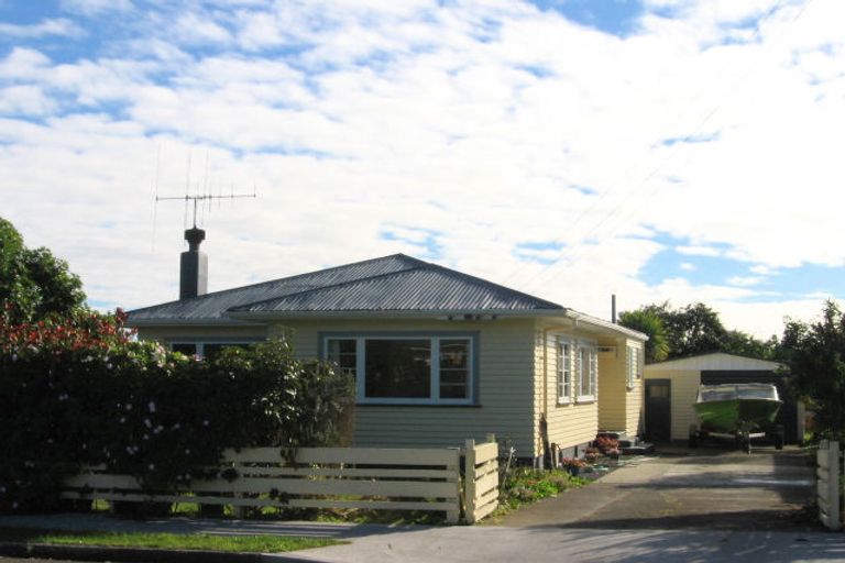 Photo of property in 15 Atmore Avenue, Otaki, 5512