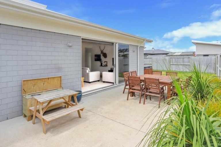 Photo of property in 5 Butterworth Crescent, Papamoa Beach, Papamoa, 3118