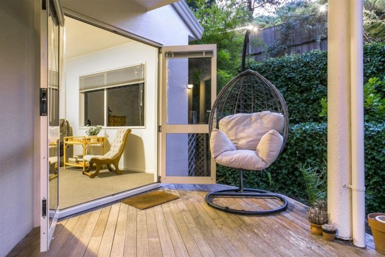 Photo of property in 2/74 Braemar Road, Castor Bay, Auckland, 0620