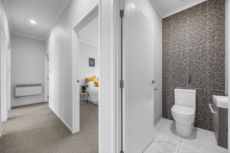 Photo of property in 5 Malbec Place, Huapai, Kumeu, 0810