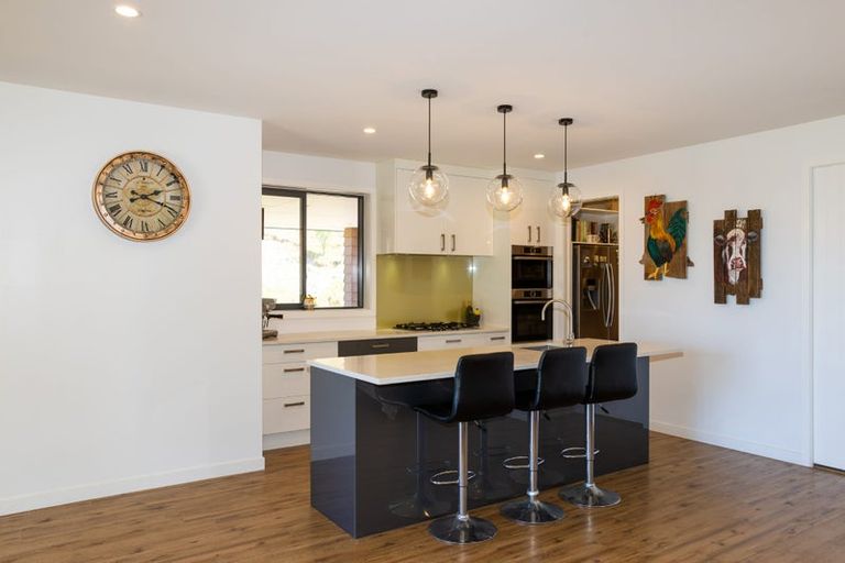 Photo of property in 690 Swamp Road, Puketapu, Napier, 4183