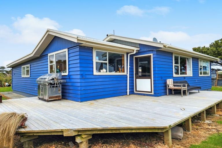 Photo of property in 15 Surrey Street, Orepuki, Riverton, 9881