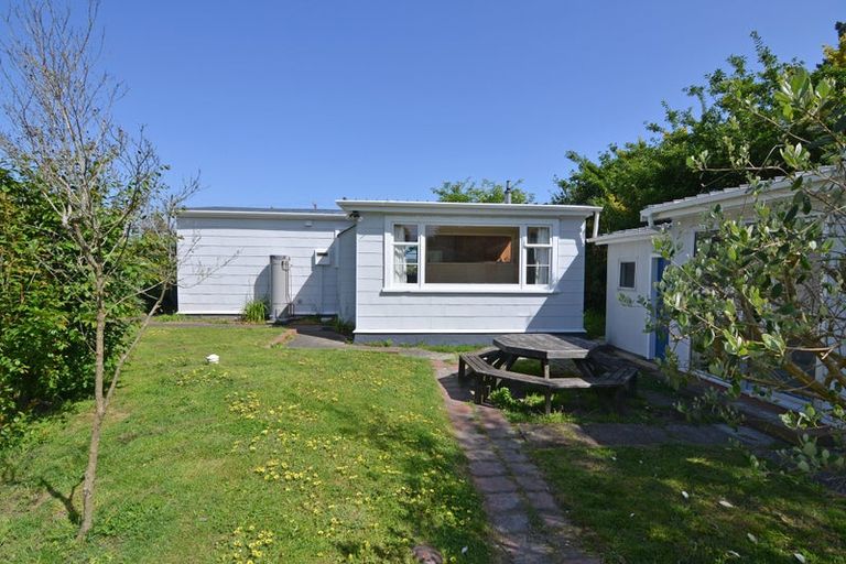 Photo of property in 674 Waikawa Beach Road, Waikawa Beach, Levin, 5573