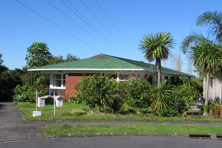 Photo of property in 1/14 Roseburn Place, Pakuranga, Auckland, 2010