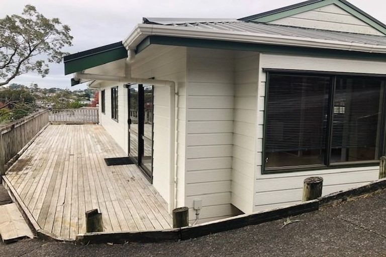 Photo of property in 2/60 Sycamore Drive, Sunnynook, Auckland, 0620