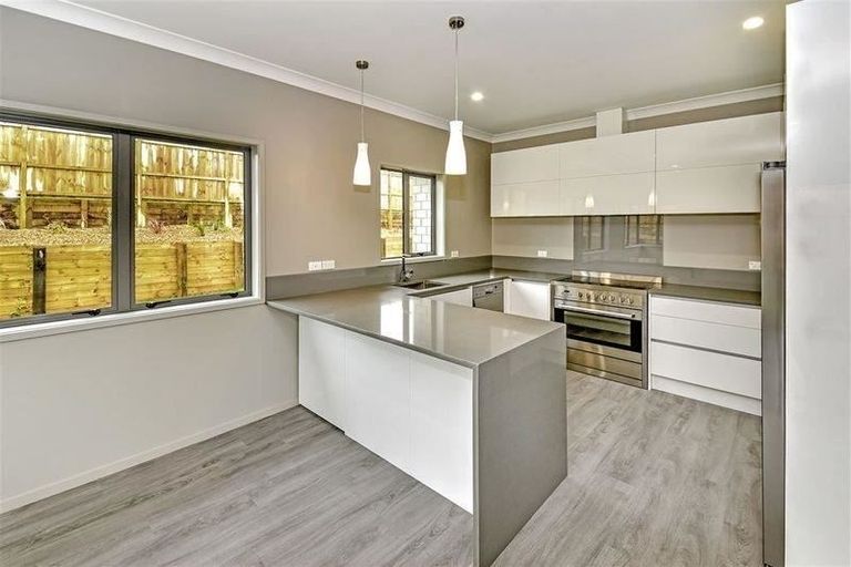 Photo of property in 11 Stonedale Drive, Pukekohe, 2120