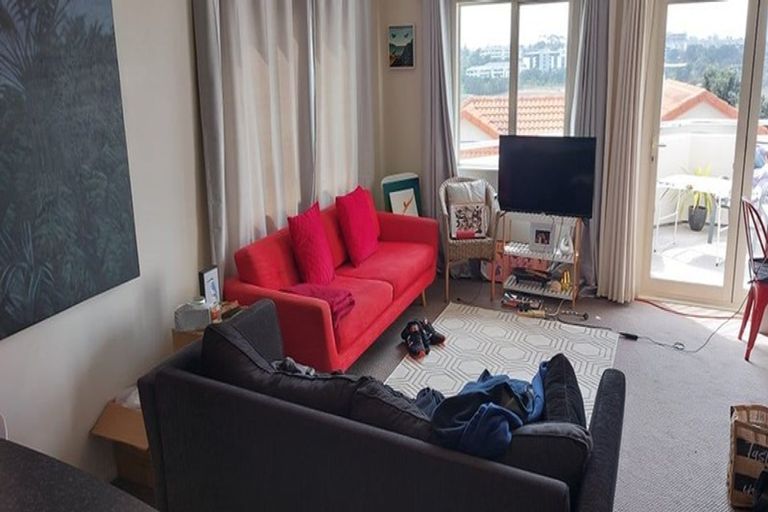 Photo of property in 3/48a Exmouth Road, Northcote, Auckland, 0627