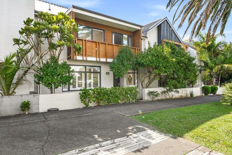 Photo of property in 68 Buckley Avenue, Hobsonville, Auckland, 0616
