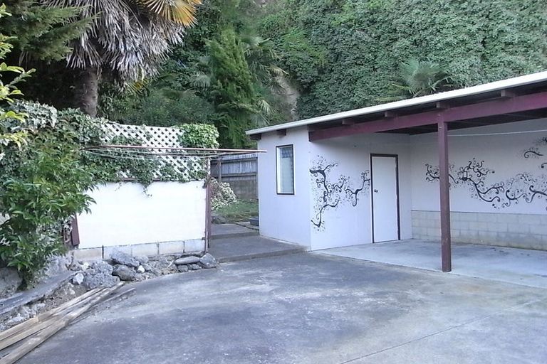 Photo of property in 28 Shakespeare Road, Bluff Hill, Napier, 4110