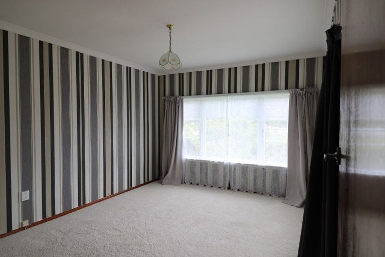 Photo of property in 22 Duncan Street, Tawa, Wellington, 5028