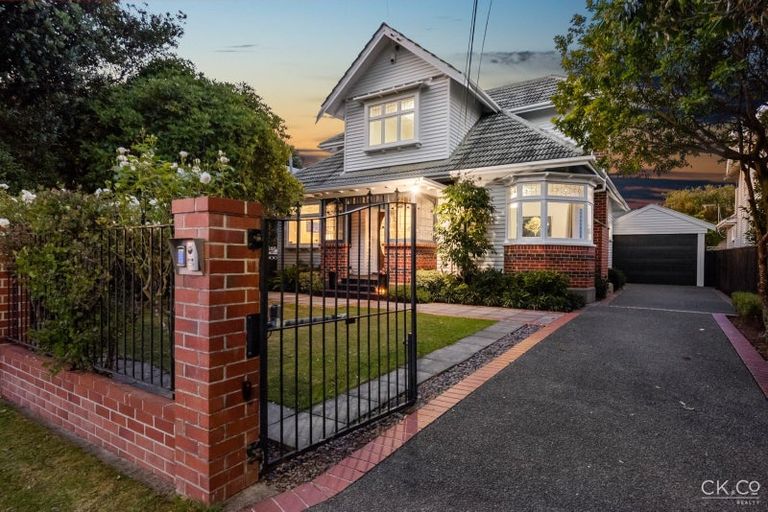 Photo of property in 17 Saint Albans Grove, Woburn, Lower Hutt, 5010